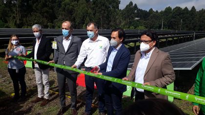 Imagen de  En Rionegro se inauguró la primera planta solar en el sector metalúrgico del país