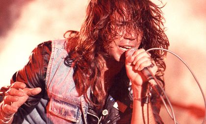 La vida y legado de Elkin Ramírez, vocalista de Kraken, llega a las salas de cine del país