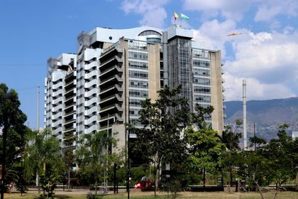 Imagen de  ¿Qué implica la salida de EPM de UNE tras la adjudicación total de sus acciones a Millicom?