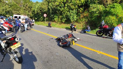 Imagen de Accidente múltiple cierra la vía La Ceja – El Retiro. Hay varias personas lesionadas