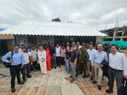 Imagen de  Grupo Argos y Nicky Jam entregan en Quibdó la primera de las 1000 viviendas que donarán tras el terremoto