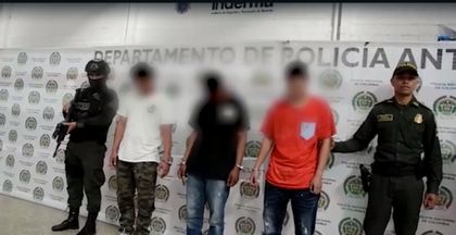 Imagen de  Tres sujetos fueron capturados por agredir a uniformados de la Policía en Guatapé