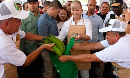Más de 90 productores participaron del mercado campesino