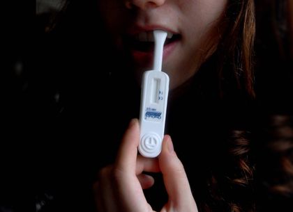 Imagen de  Así funciona la primera prueba casera de VIH por saliva que llegó a Colombia