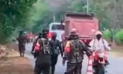 Ejército intensifica operaciones tras denuncia de presunto retén ilegal en la vía Caloto–Corinto