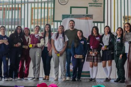 Imagen de Más de 800 estudiantes en Sonsón reciben kits y acompañamiento integral con el proyecto “Menstruación Consciente”