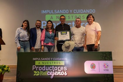 Imagen de La Ceja impulsa la innovación y el campo con entrega de más de $125 millones en apoyos