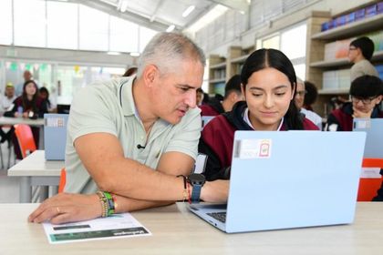Imagen de Más de 5 000 estudiantes de Antioquia ya aprenden inteligencia artificial: El Carmen de Viboral fue uno de los primeros elegidos
