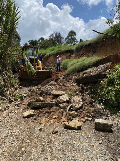 Imagen de Derrumbe en vereda La Clara de Guarne afecta vía y activa protocolo de emergencia