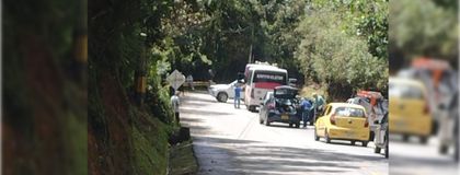 Imagen de  Cierre de la vía Santa Elena por posible artefacto explosivo
