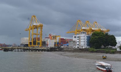 Valle preocupado por aranceles de Ecuador