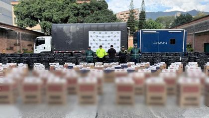Imagen de Incautan 197.500 cigarrillos de contrabando y 5.000 pares de calzado falso en Medellín