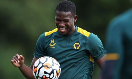 DT del Wolverhampton pide paciencia con Yerson Mosquera tras su lesión de rodilla