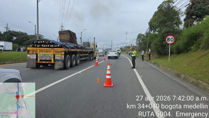 Imagen de Paso restringido en la autopista Medellín-Bogotá por siniestro vial en Rionegro: peatón de 70 años falleció