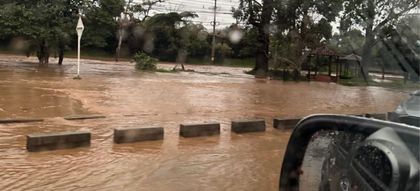 Imagen de Fuertes lluvias causaron el desbordamiento de una quebrada en El Retiro