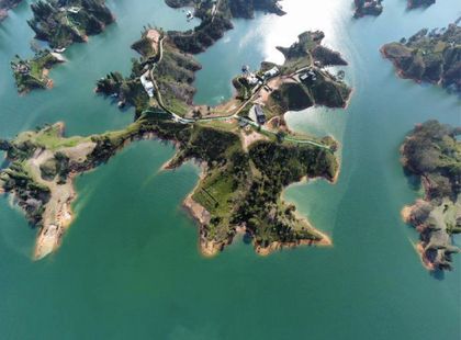 Imagen de  Cornare dio su primera licencia ambiental en su historia en El Peñol