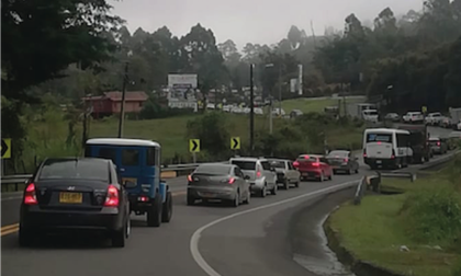 Imagen de  Congestión vehicular en algunos municipios del Oriente por derrumbes e inundaciones