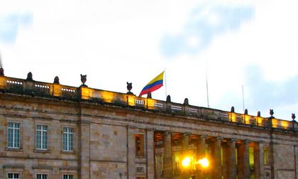 Organizaciones políticas denuncian decreto de consulta popular