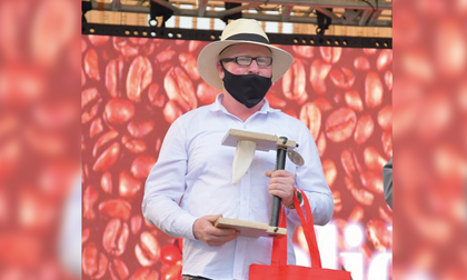 Imagen de  Jhon Fredy Villada, el cafetero ganador del concurso Calidad de Café Origen El Retiro 2021