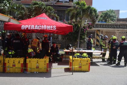 Imagen de  Rescatan a superviviente de los terremotos en Venezuela tras ocho días bajo los escombros