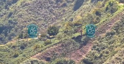 Imagen de Así fue la recuperación del cuerpo del conductor de un taxi que rodó por un abismo en La Ceja