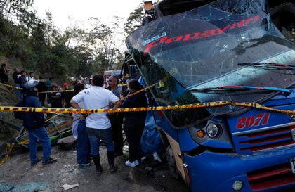 Imagen de Sube a 20 el número de civiles muertos por atentado en la Vía Panamericana