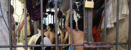 Imagen de  Convenio entre la Gobernación de Antioquia y el INPEC permite trasladar 100 personas para descongestionar estaciones de Policía y unidades militares