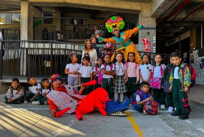 Imagen de  Regreso a clases de 270 000 estudiantes en Medellín arranca con estrategias contra la deserción escolar