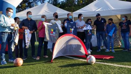 Imagen de ¡Más apoyo! Entregan implementos deportivos a la comunidad de Quebrada Arriba en Rionegro