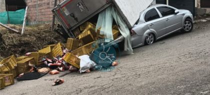Imagen de  Accidente de tránsito en El Carmen de Viboral: un camión presentó falla en los frenos
