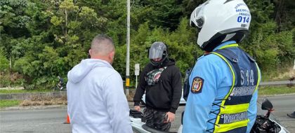 Imagen de  Autoridades intensifican operativos contra piques ilegales en Medellín: inmovilizaron 14 motos en Las Palmas