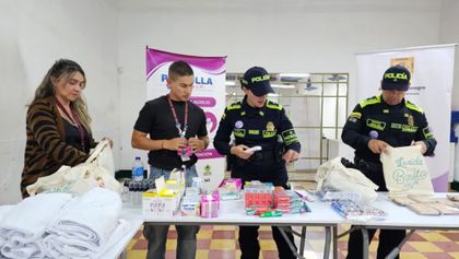 Imagen de Entregan kits de apoyo a mujeres afectadas por violencias basadas en género en Rionegro