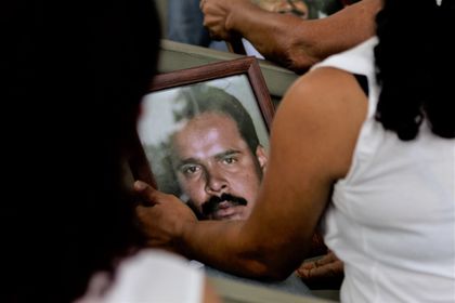 Imagen de Tras 19 años de incertidumbre, entregan en Granada el cuerpo de Henry Zapata, víctima de desaparición en Medellín