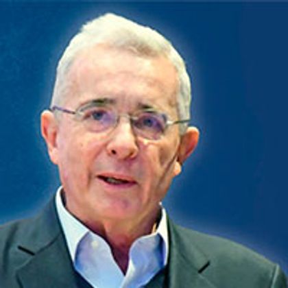 ¿Y Uribe sí puede ser vice?