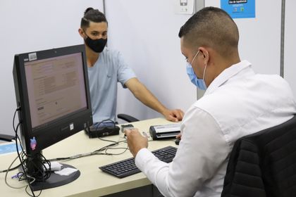 Imagen de  ¿Va a tramitar su pasaporte? Entregarán fichos para acceder al documento