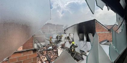 Imagen de Avioneta accidentada en Medellín iba con ocho personas a bordo; verifican posibles víctimas