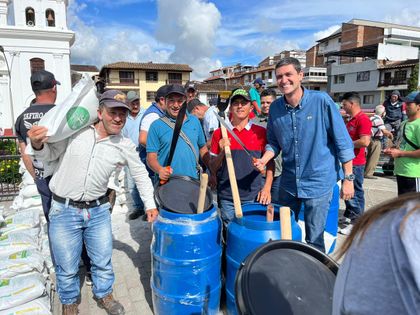 Imagen de  En El Santuario entregaron 136 insumos agrícolas para productores campesinos