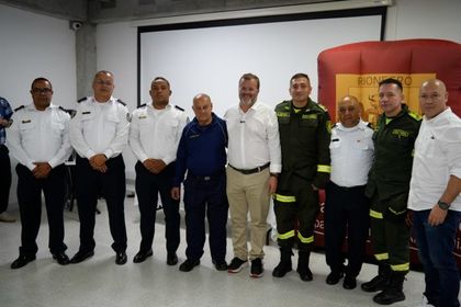 Imagen de Así fue el homenaje a los ciudadanos y socorristas que atendieron el incendio en la vereda La Laja de Rionegro