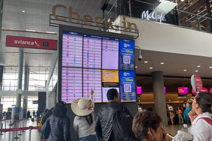 Imagen de  Investigan control de operaciones en torre de aeropuerto de Bogotá por joven no autorizado