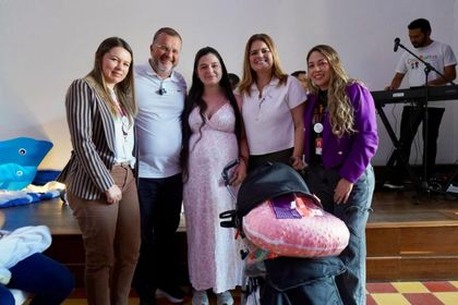 Imagen de Programa Arrullos entregó 150 kits de bienvenida a familias de Rionegro