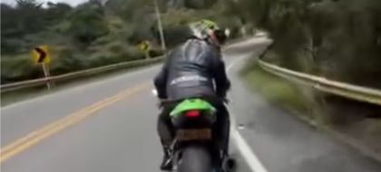 Imagen de Motociclistas niegan supuesta agresión contra una ciclista en vía Las Palmas: esta es su versión