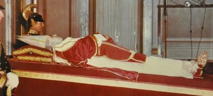 Imagen de Pío XII: el trágico incidente en su funeral que conmocionó al Vaticano