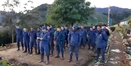 Imagen de  “Nos dieron 24 horas para salir de los territorios”: militares asediados por disidencias de las Farc en Huila piden ayuda