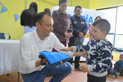 Imagen de El Retiro entregó uniformes a 250 niños del nuevo Centro de Desarrollo Infantil El Guarceñito