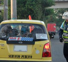 Continúan operativos al transporte informal