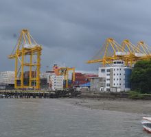 Valle preocupado por aranceles de Ecuador
