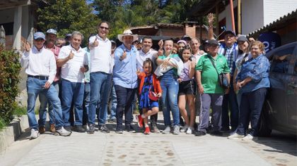 Imagen de  Con una placahuellatón, Rionegro mejoró la calidad de vida de los habitantes de la zona rural