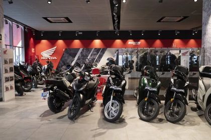 Imagen de Investigan millonario robo de varias motocicletas en un local en Laureles, Medellín