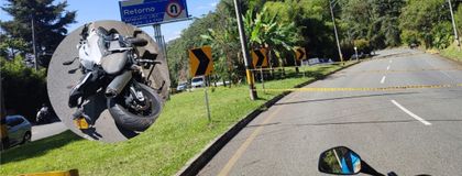 Imagen de Vía Las Palmas estuvo cerrada por fuerte accidente de tránsito, un motociclista falleció
