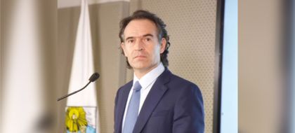 Imagen de  Alcalde de Medellín alertó que están suplantando su imagen y voz con inteligencia artificial para estafar